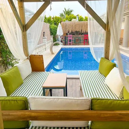 Alacati Xl Luxury Hotel *